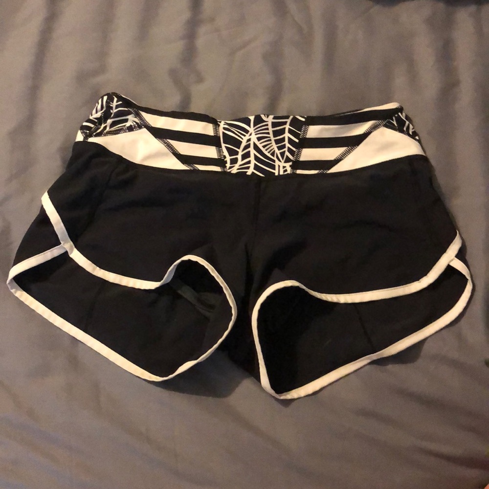 Lululemon shorts in EUC